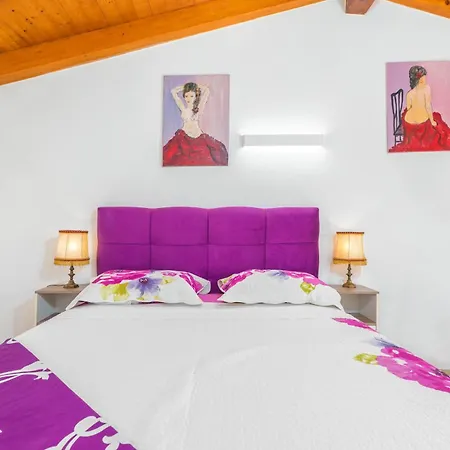 Villa Pomer Pomer