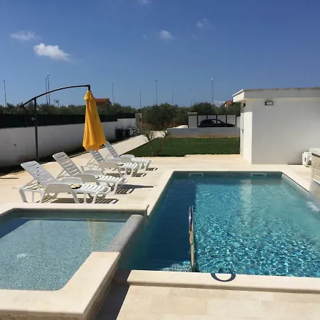 Villa Pomer