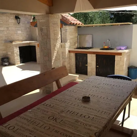 Βίλα Villa Pomer *