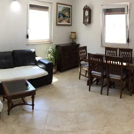 Villa Pomer Βίλα *