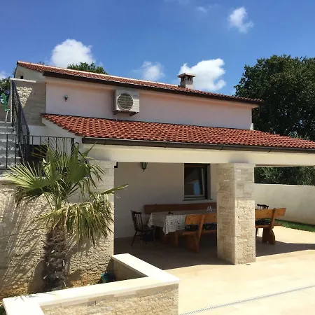 Villa Villa Pomer