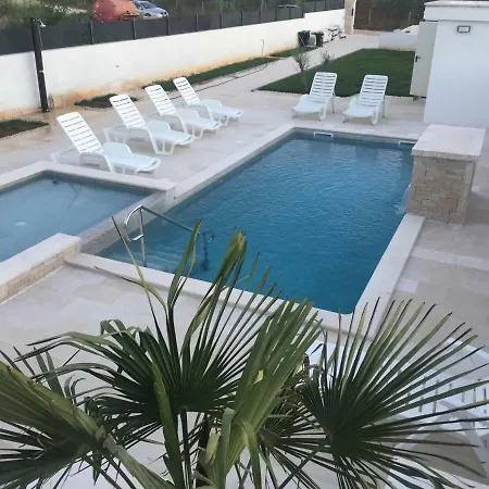 Villa Pomer * פומר