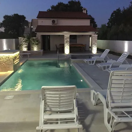 Villa Pomer * Pomer