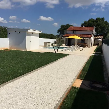 Villa Pomer Pomer