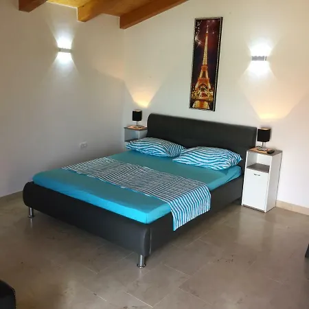 Villa Pomer * פומר