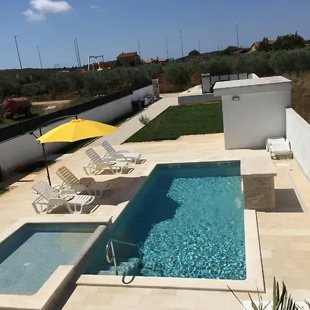 וילה Villa Pomer פומר