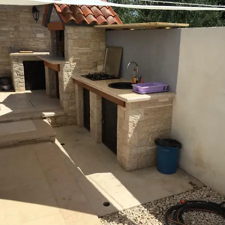 Villa Pomer פומר