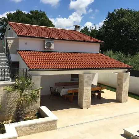 וילה Villa Pomer